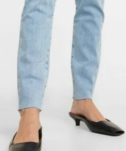 7 For All Mankind Slim Illusion Luxe High-rise Skinny Jeans -Marysia Sales unnamed file 309